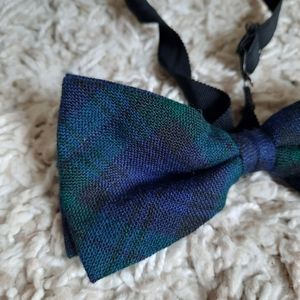 Plaid bow tie